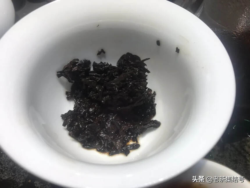 华联熟茶砖甲级250克，早期油纸砖。