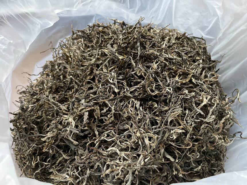 南糯山半坡老寨古树茶秋茶，#你们都喜欢喝什么品牌的普