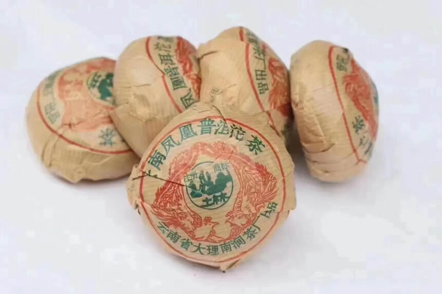 94年土林凤凰沱茶 100克熟沱
明显老味，茶汤厚实