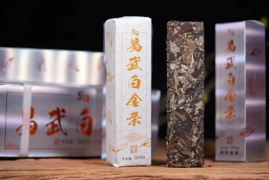 易武白金条！来自传统贡茶区——易武的古树级白茶！
规