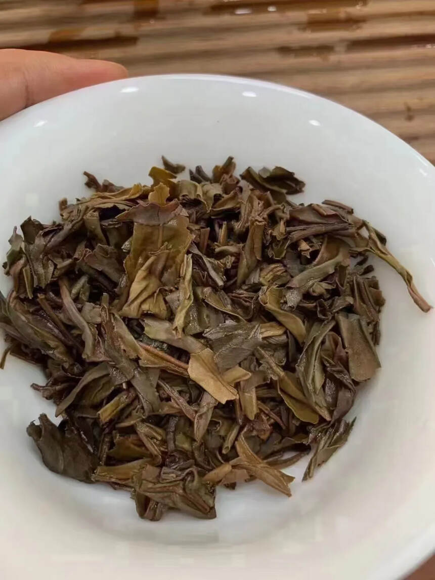 转化得相当好老字号茶庄的蓝印青饼，兰花香，甜柔饱满，