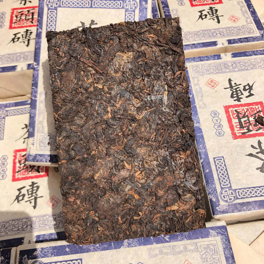 #普洱茶# 90年代冰岛茶头砖500克熟茶，老茶头超