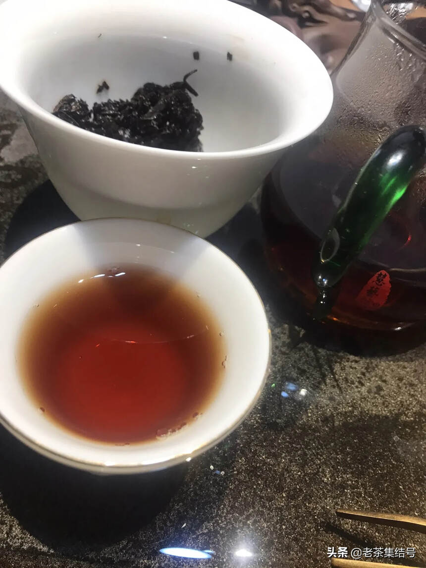 华联熟茶砖甲级250克，早期油纸砖。