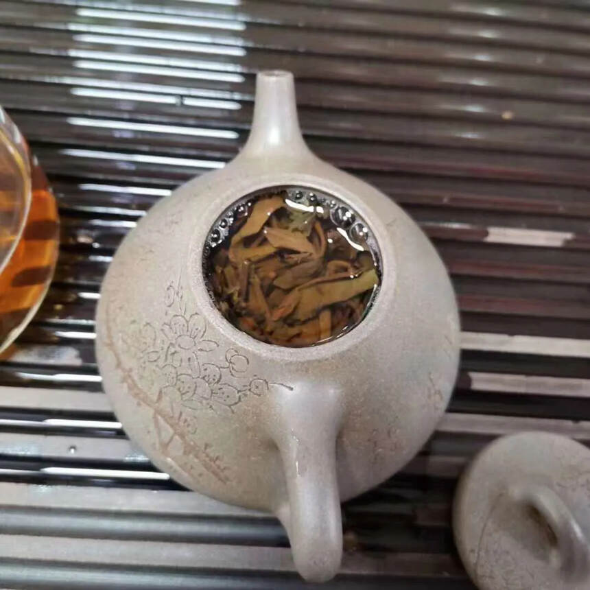 ❤❤精品老生茶，98年黄印易武古树料，茶汤透亮，叶底