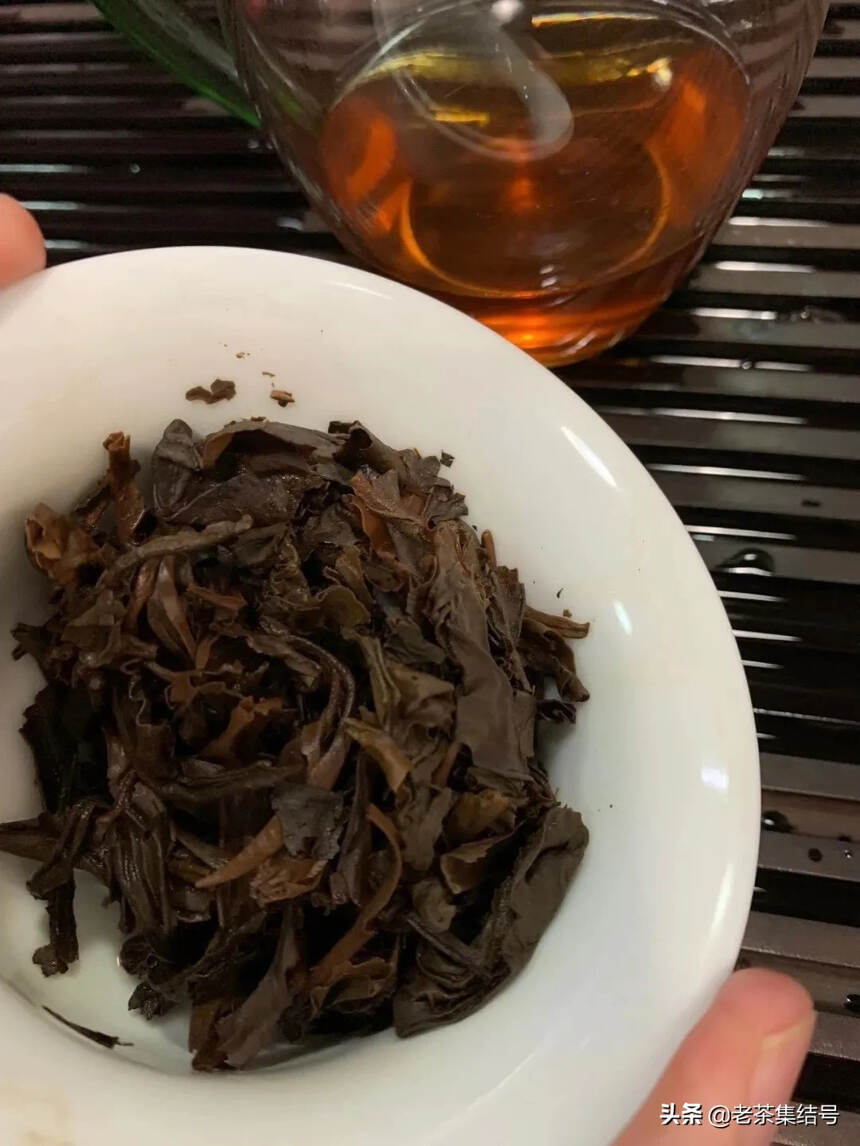 中茶绿印青饼勐海茶厂飞 干仓老茶 陈韵显 回甘生津，