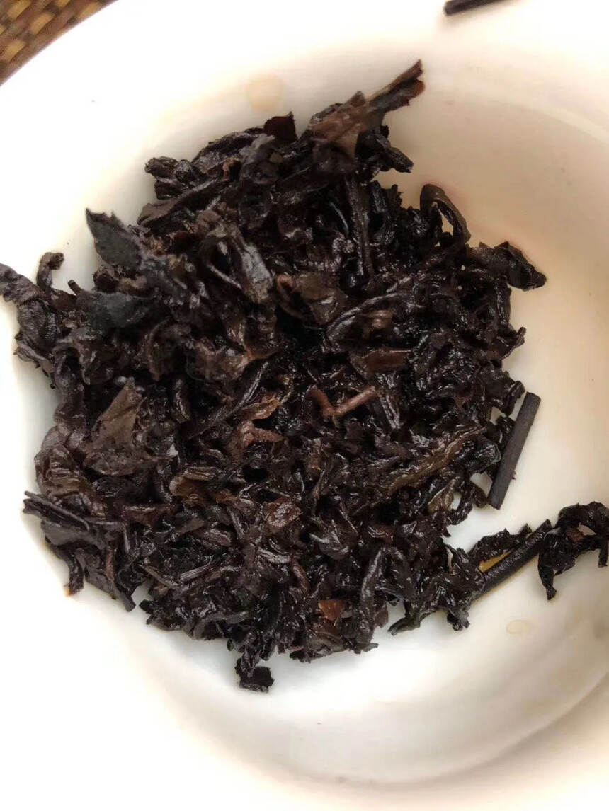 #普洱茶# 2005年班章生态乔木茶-土鸡沱熟茶！