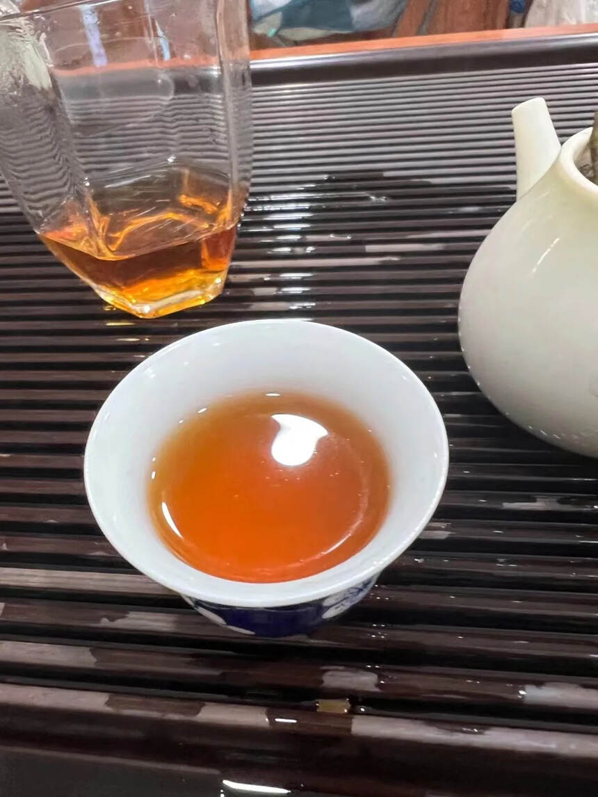 98年下关南诏春尖散茶[咖啡]
淡淡的青梅香，夹杂着