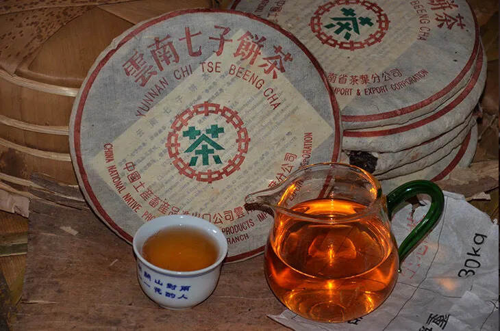 2000年班章生态茶饼，选用老班章茶区生态古树茶原料