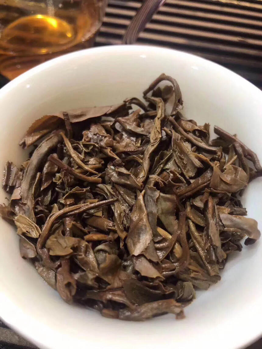 #普洱茶# 98年布朗山大树茶生茶。