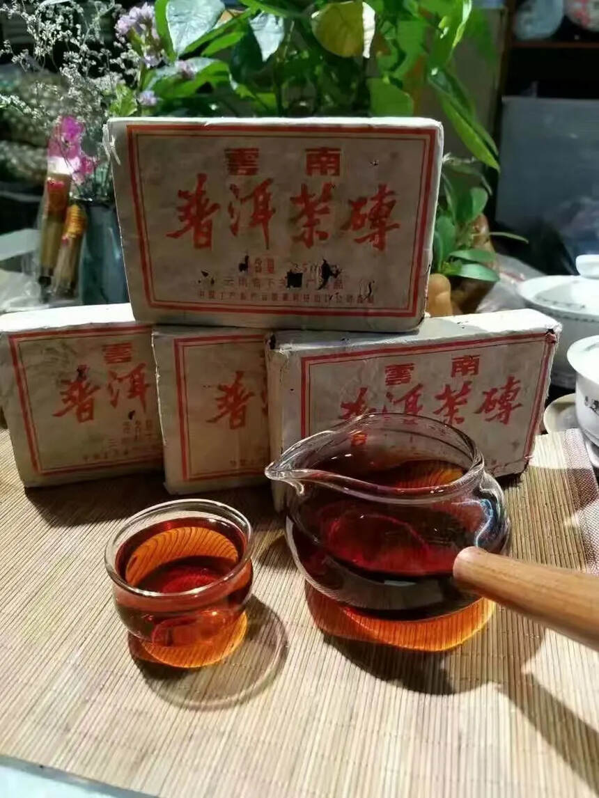 #普洱茶# 80年代下关茶砖 干仓熟茶 是下关茶厂为