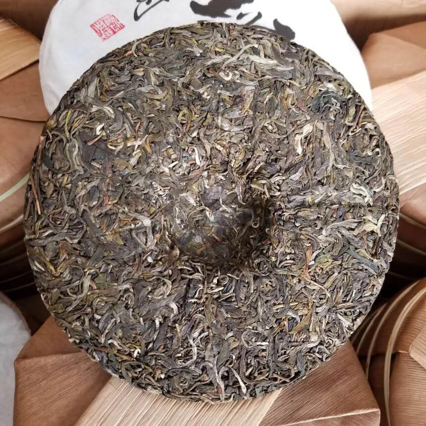 2020年4月初班盆古树茶饼400克，纯料！#茶生活