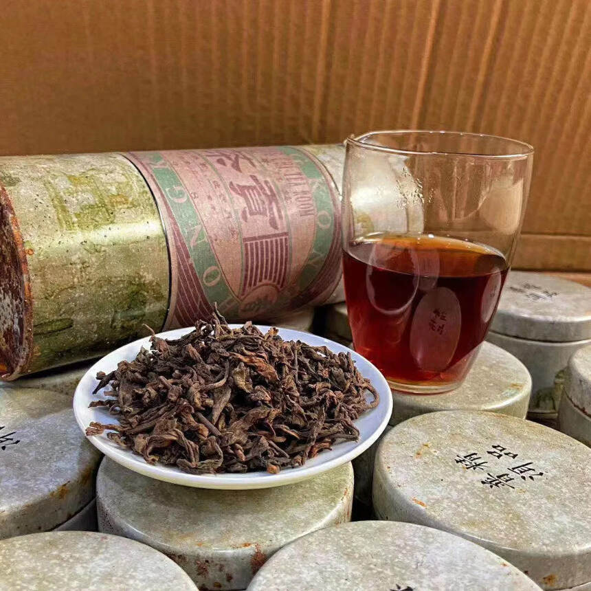 1982年贡茶、岁月沉淀 茗茶精选
规格：200克（