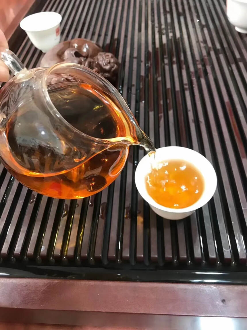云南白茶，2012年南糯山拔玛白茶，一件42饼，茶汤