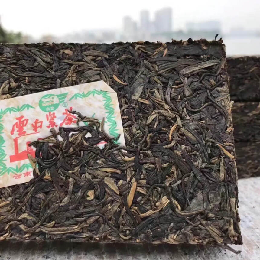 2005年【景谷白龙茶砖】砖型紧致，干茶爆香，带花果