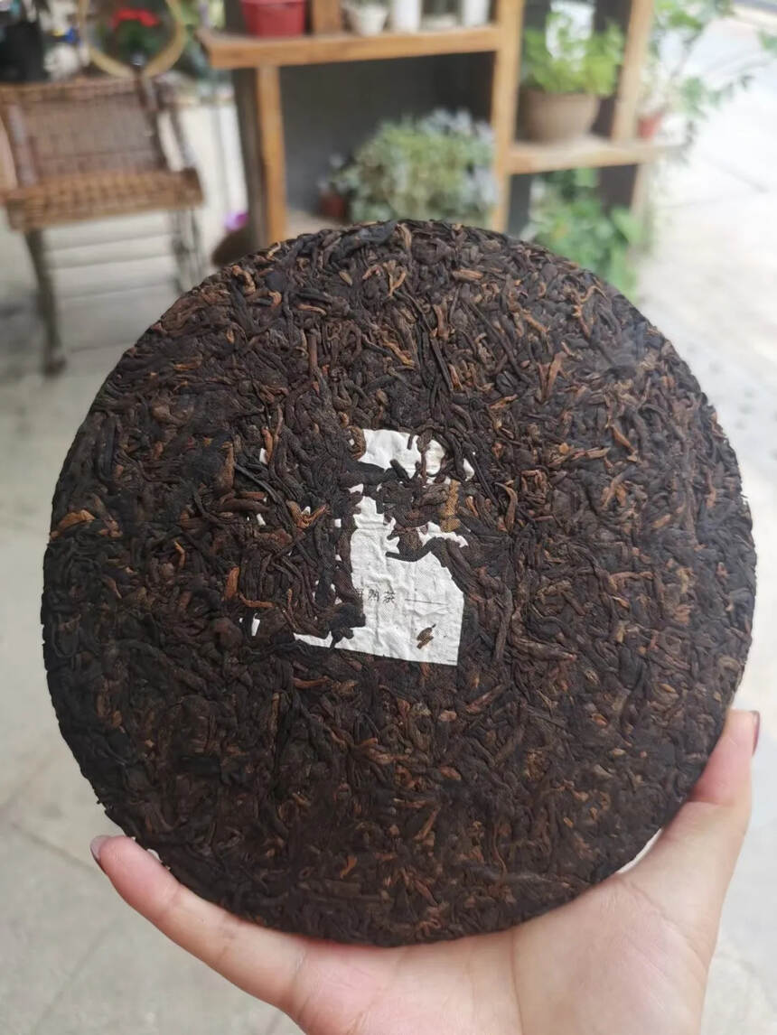 2018年布朗大树熟茶饼357克。#普洱茶# #普洱