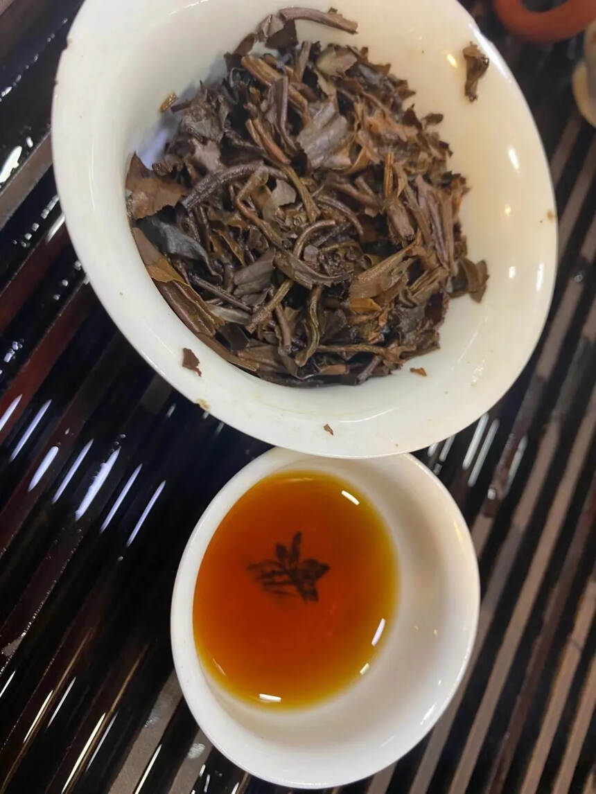 1950年代乙级蓝印印级老生茶。#广州头条# #普洱