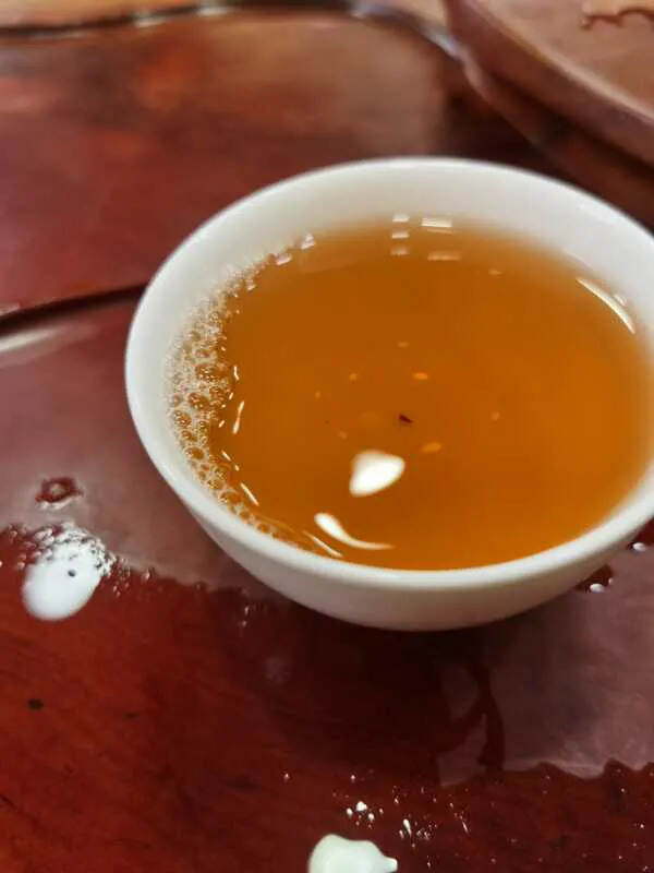 2008年福鼎白茶牡丹王。顶级白茶，药香甘甜。