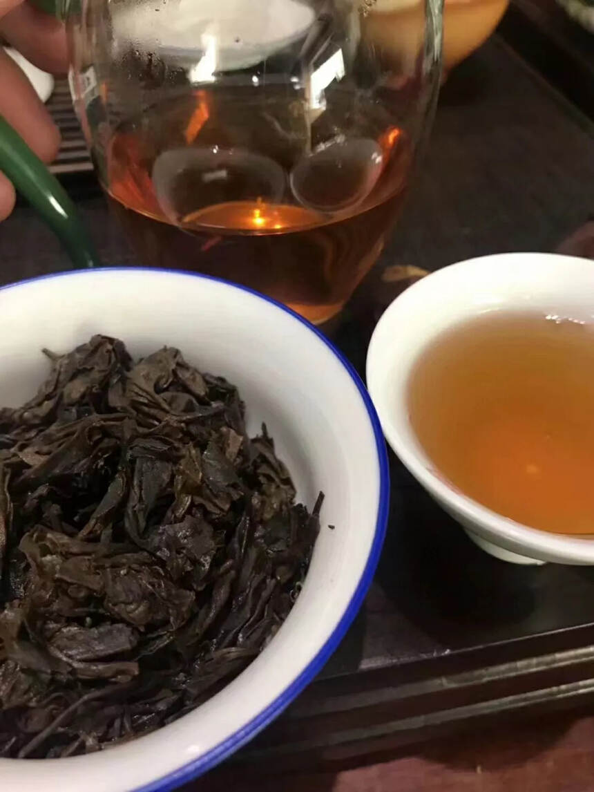 2000年易武200克饼茶 汤水厚度较好,入口醇厚香