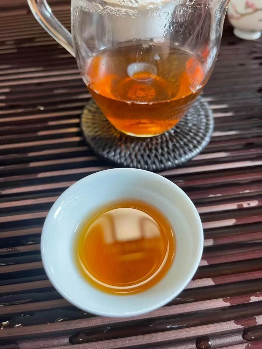 98年宋聘沱茶250克，一条3个，一件32条，干仓存