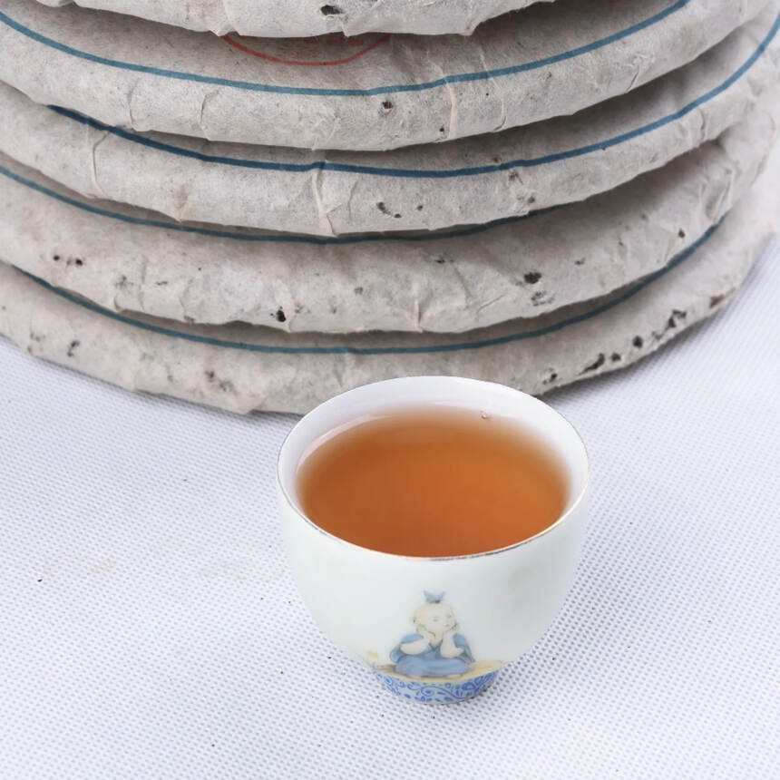 96年农科院研制布朗山古树茶普通饼普洱青饼，老生茶。