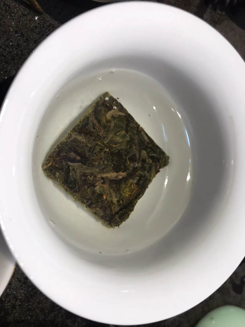 #普洱茶# 老班章小香片生茶茶，一个10克，一次一泡