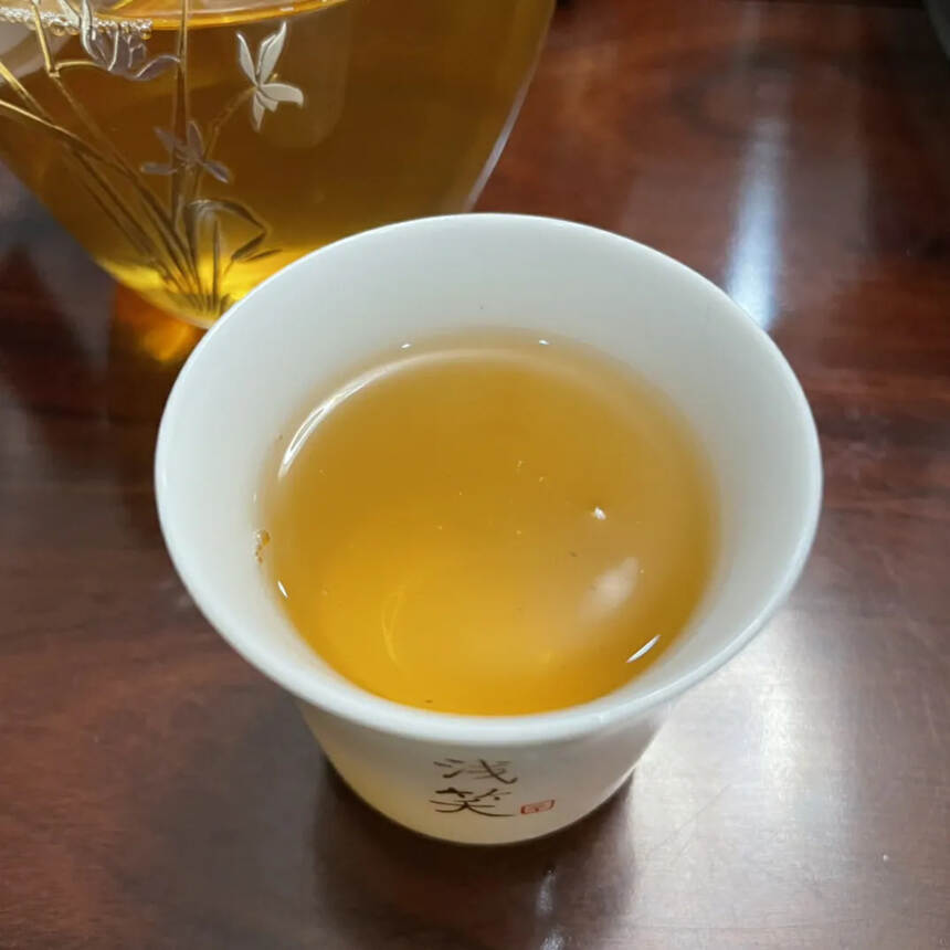 2013年冰岛秋茶
正宗纯料大树
9年中期茶，天花板