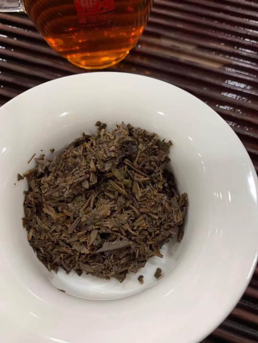 90年末期德兰茶厂德兰饼，普洱茶生茶，产品规格：35