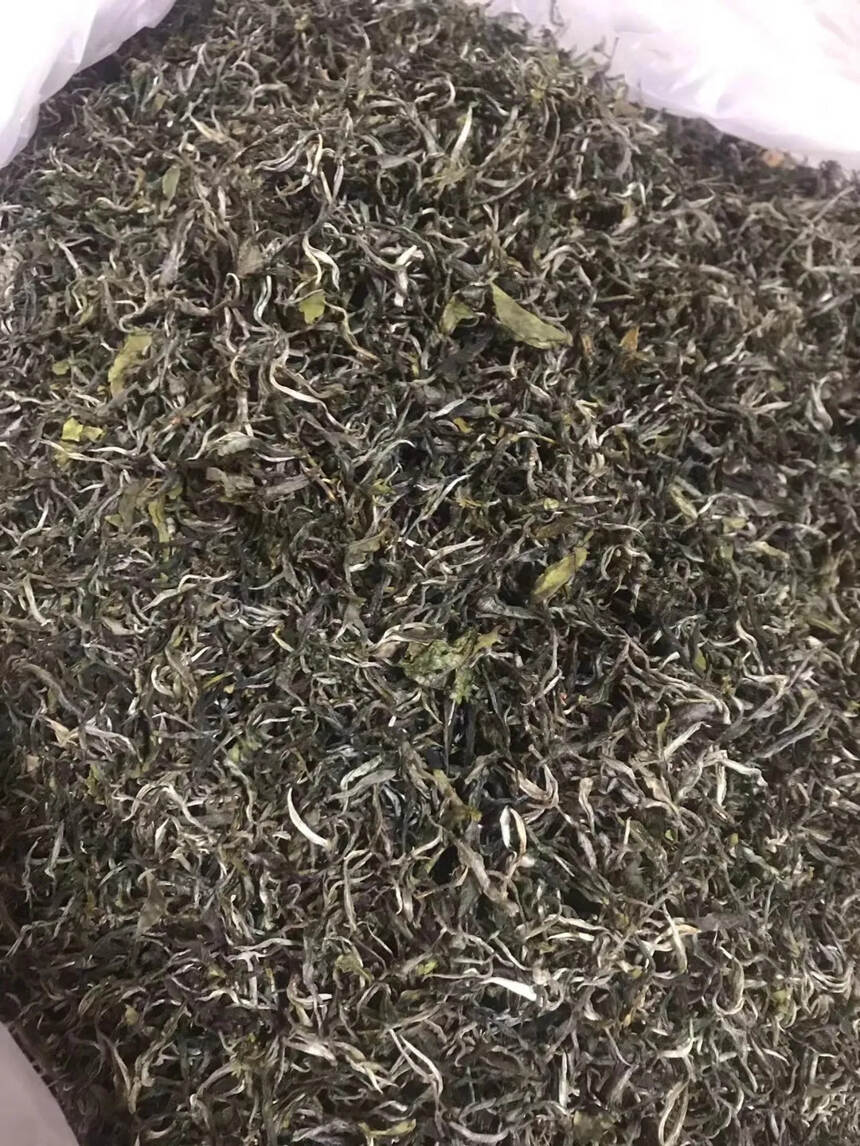 小叶种耳朵茶
2022年倚邦猫耳朵小叶种茶
香气具有