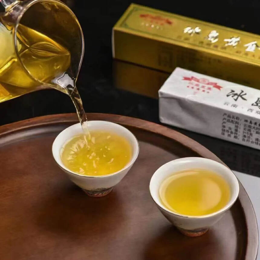 2019年大唐茶厂——冰岛黄金条
315克/条，4条