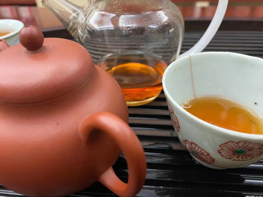 98年凤庆小红印生茶。#普洱茶# #茶生活#