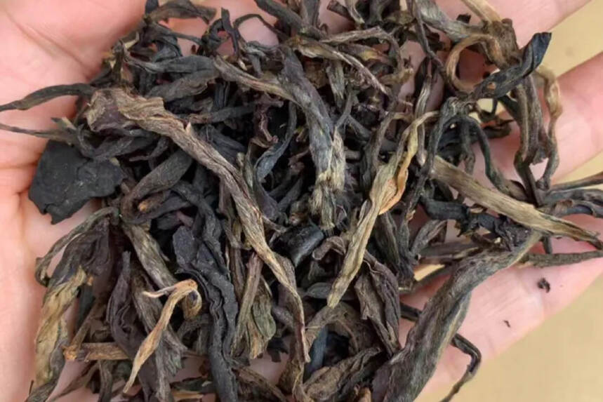 【白布条班章有机竹篓茶】2005年勐海班章有机茶竹篓