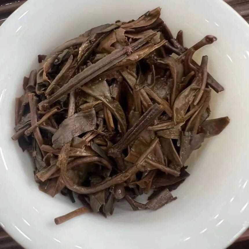 90年代格纹纸千年古树茶寄生饼——螃蟹脚 ，经过二十