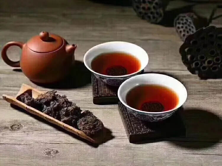 04年班章金芽老茶头，茶头大小均匀。#普洱茶# #茶