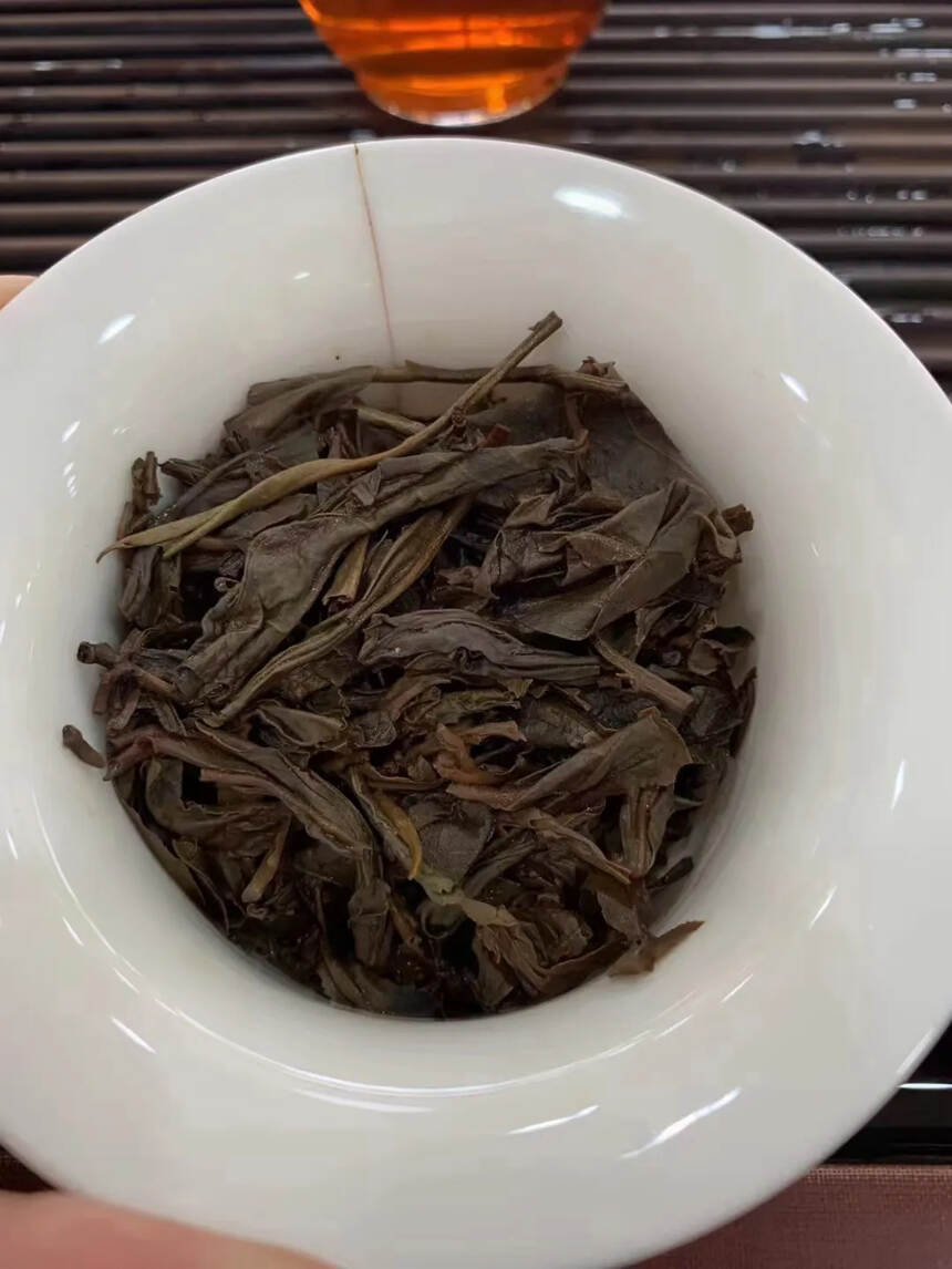 2003年思茅江城老树饼茶 400克/片，7片/提，