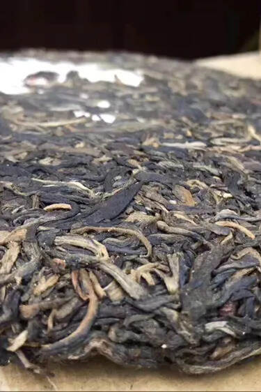 ❤❤六大茶山04年攸乐野生茶，野生茶料制作，肥壮厚实