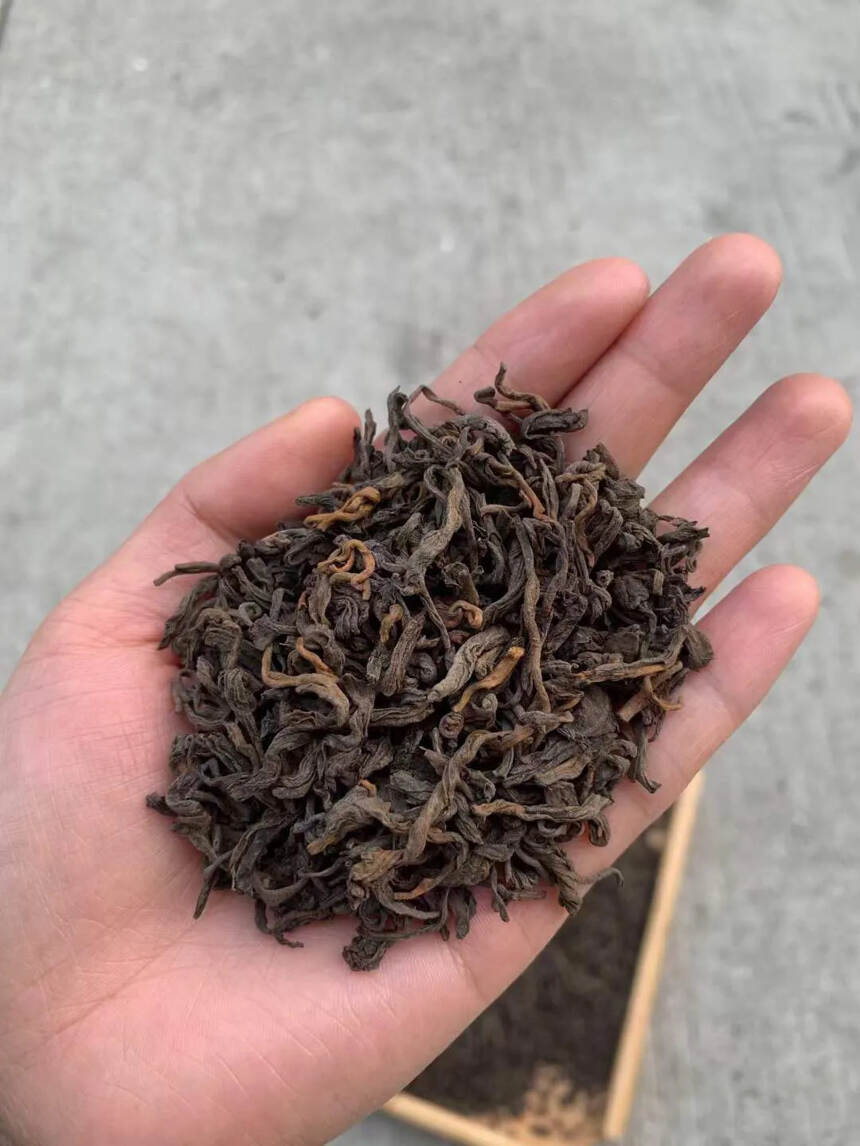 2004年勐海散料熟茶，十七年干仓存放老熟茶，这款散