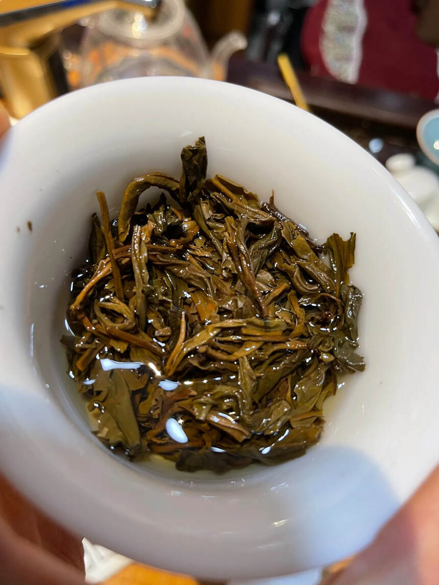 2008年易武七子饼茶特级品生茶，易武麻黑。#普洱茶