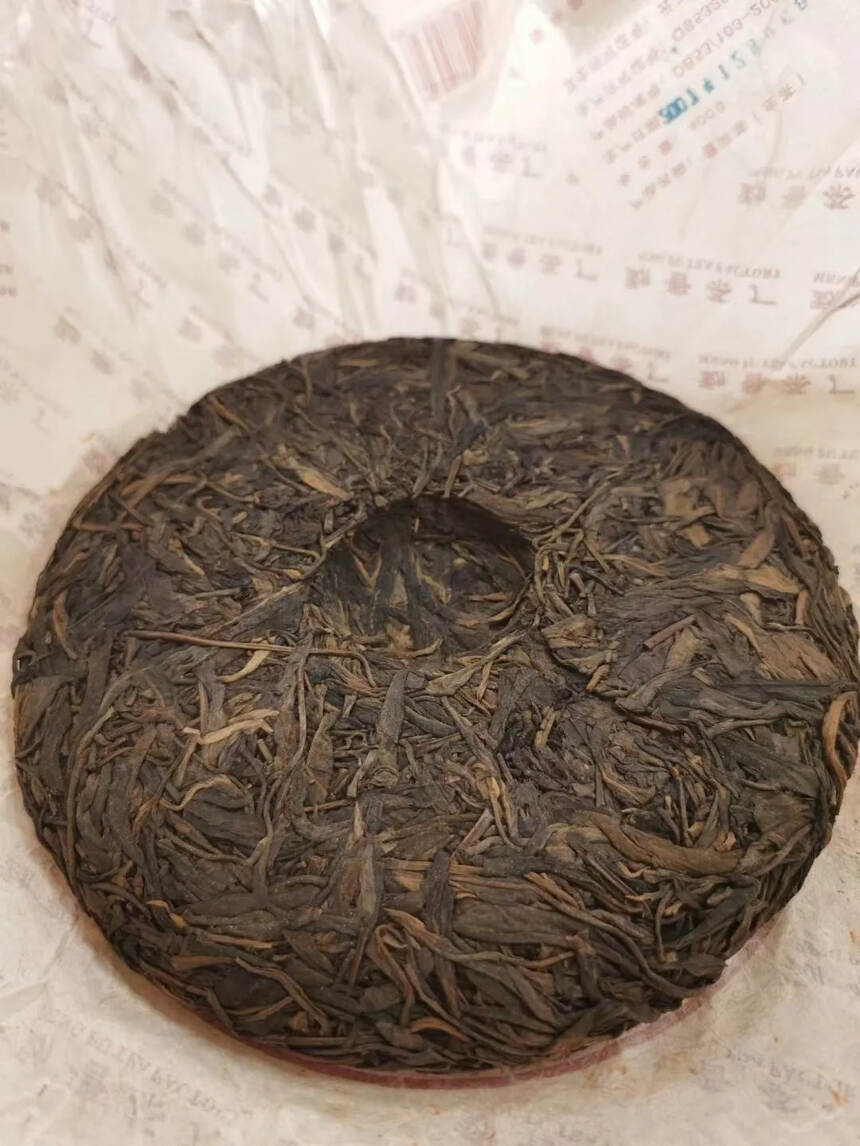 07年勐库大叶茶，经典勐库料，非常甜水，大饼400克