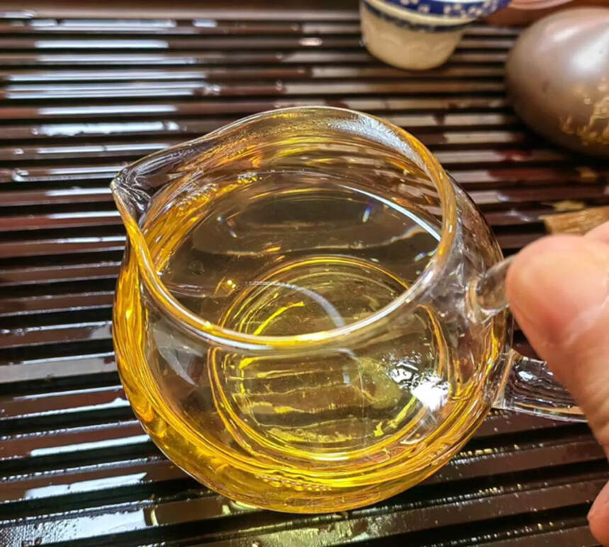 2013年春海茶厂布朗山大树茶，精选布朗山班章古树茶