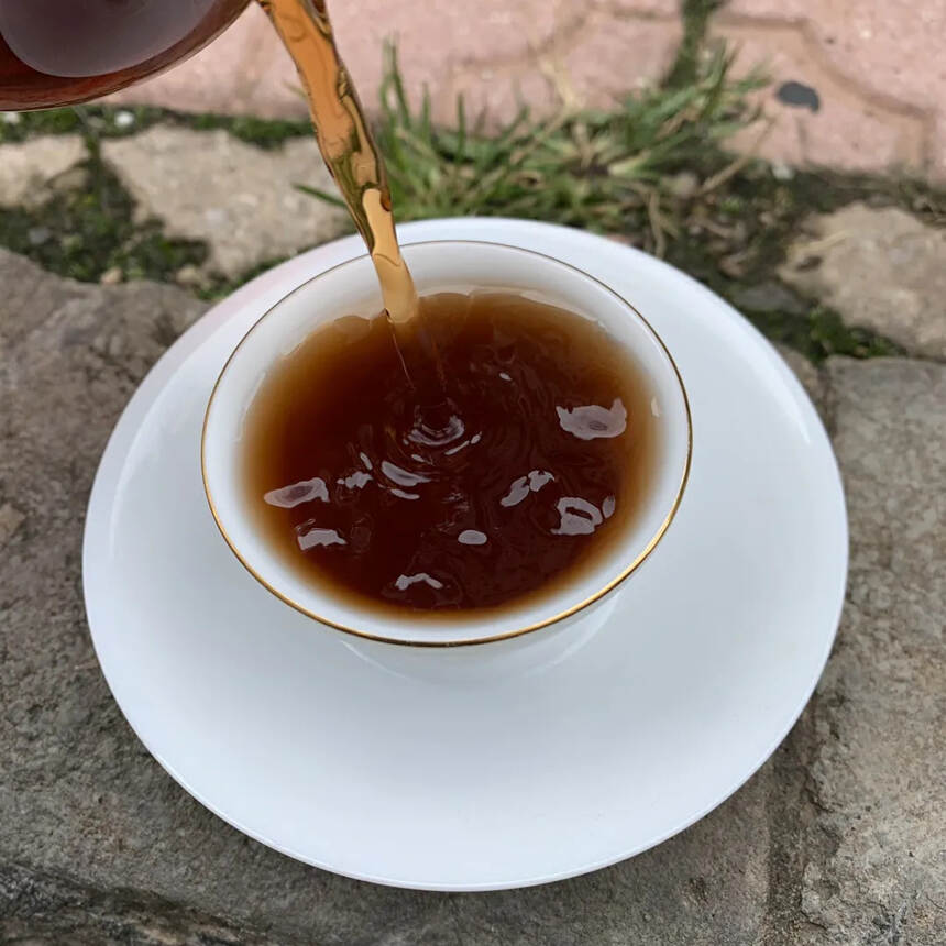 2020年古树春茶老曼峨熟茶散料
渥堆发酵熟茶，纯料