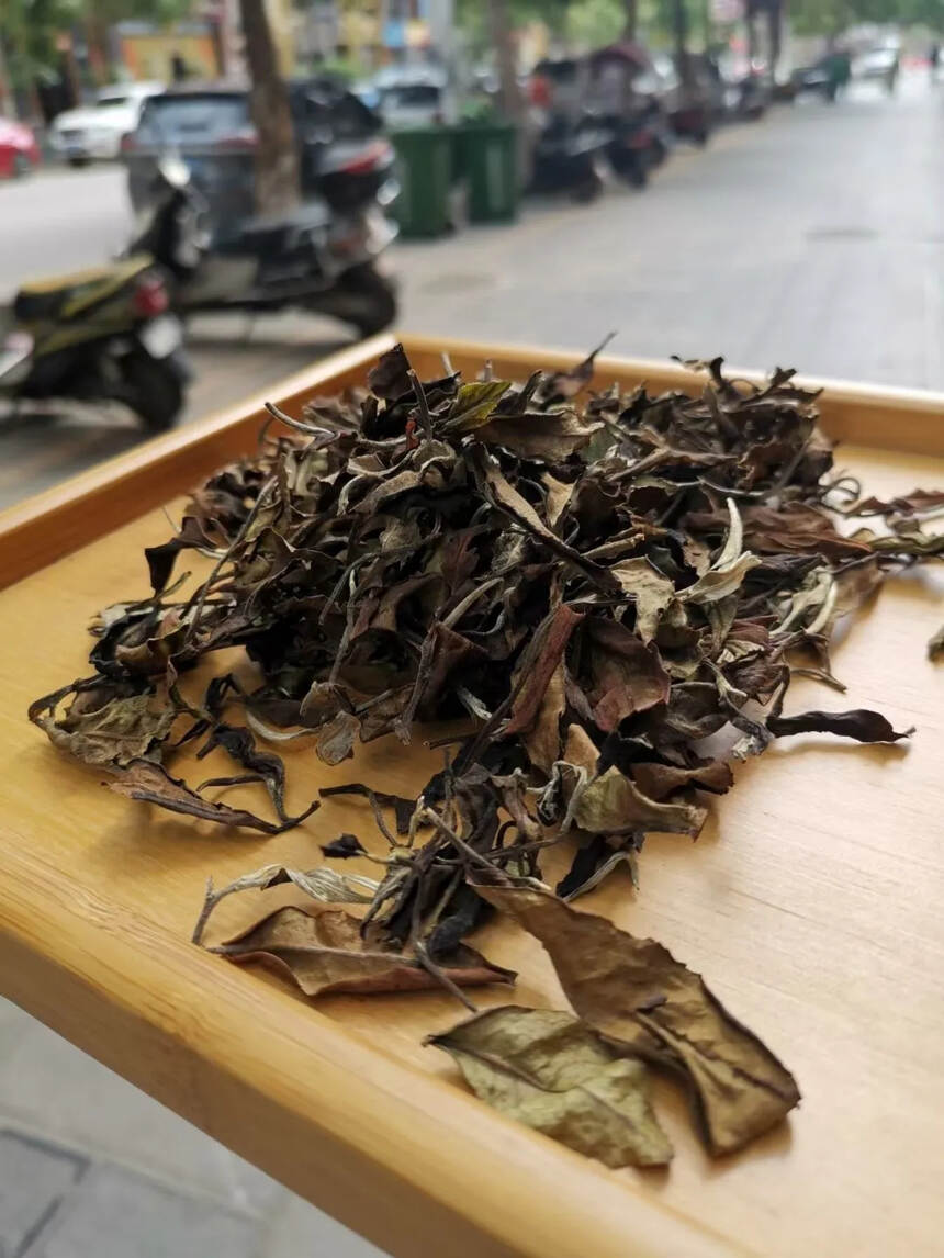 #普洱茶# 2019年曼西良大树白茶。