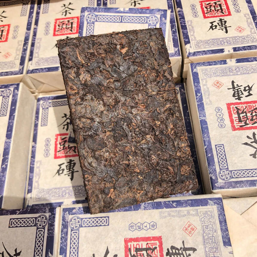 90年代冰岛茶头砖500克熟茶，老茶头超高性价比。耐