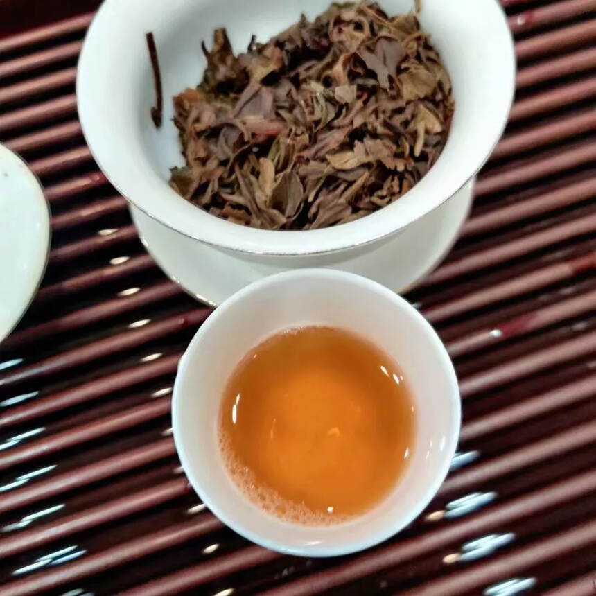 黎明生肖饼——玉兔，纯正布朗山生态茶
入口茶气足，滋