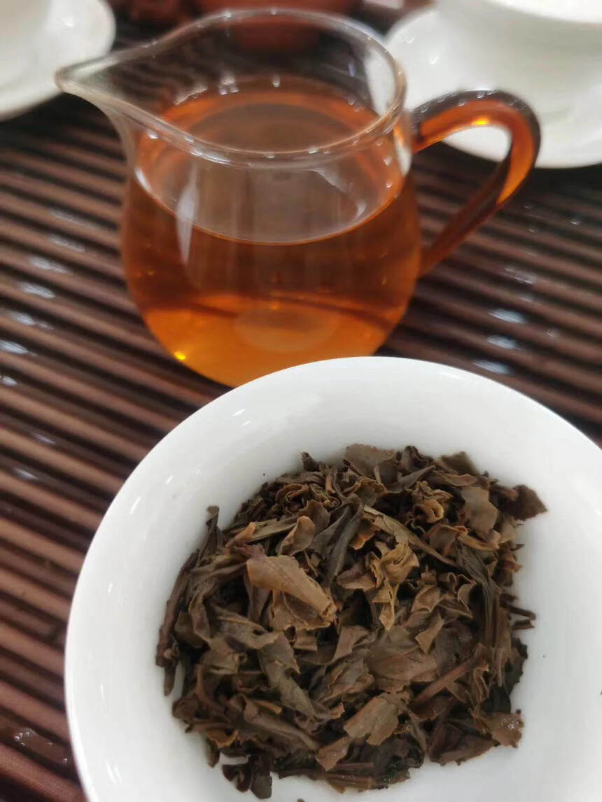 #普洱茶# 2002年中茶绿印·布朗山。