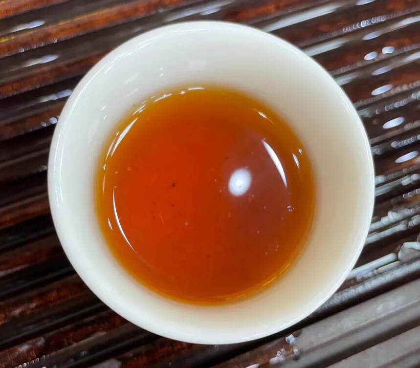 96年极品樟香青饼/烟香。#普洱茶# #茶生活# #