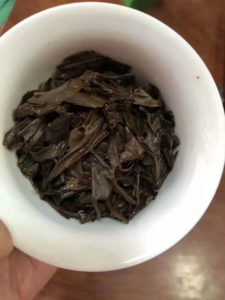 2000年易武200克饼茶 汤水厚度较好,入口醇厚香