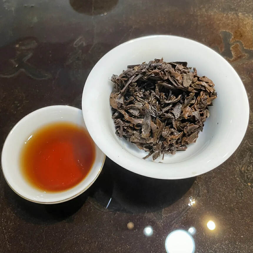 80年代布朗古树生茶
500克金瓜沱茶，干仓存放，