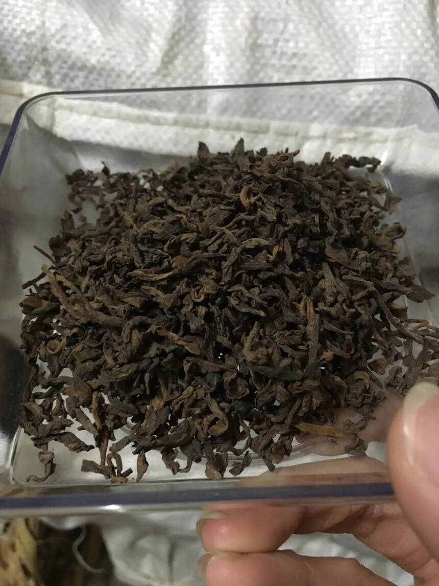 98年吉幸老散茶100克，油汤香醇。一箱100盒！好