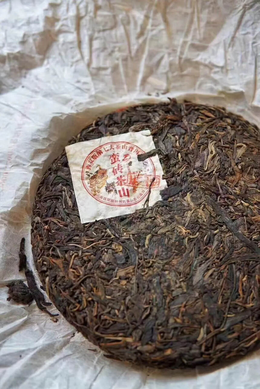 2007年龙园号七大茶山饼357g/饼 7饼/
选自