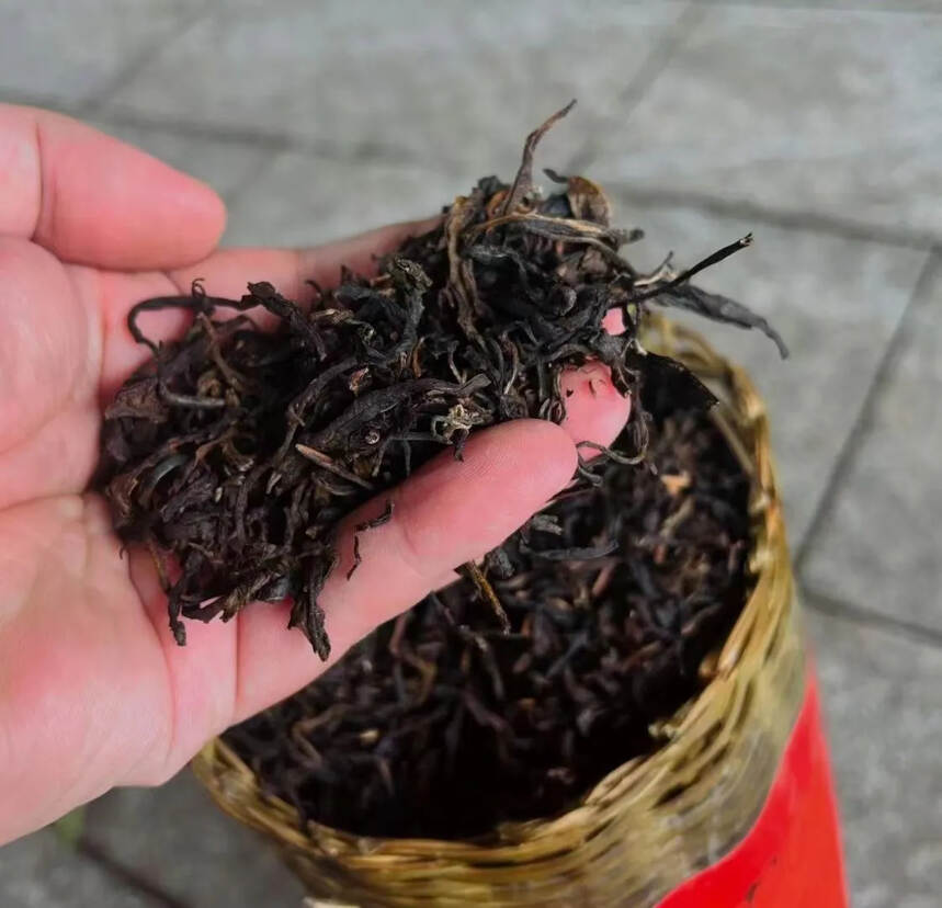 06年冰岛古树茶柱
临沧冰岛核心茶区。#广州头条#